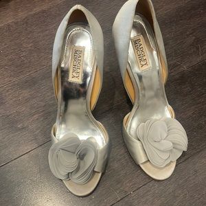 Badgley Mischka Silver silk heel with flower size 8.5